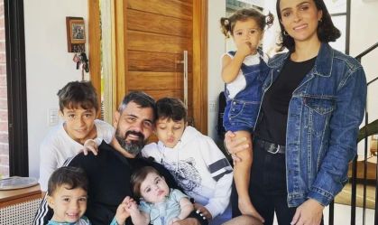 Juliano Cazarré detalha rotina com os seis filhos: “Vários desafios"
