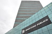 Homem que matou irmão trans a facadas é denunciado por feminicídio no RS