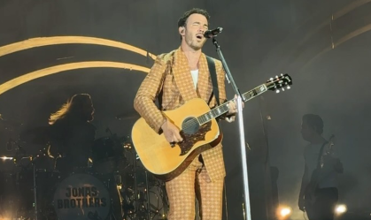 Kevin Jonas apresenta música solo pela 1ª vez em show; veja