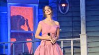 Lana Del Rey posta ajuda à mulher na rua: “Relacionamento abusivo”