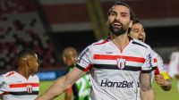 Série B: Léo Gamalho estreia com dois gols e Botafogo-SP vence o América-MG