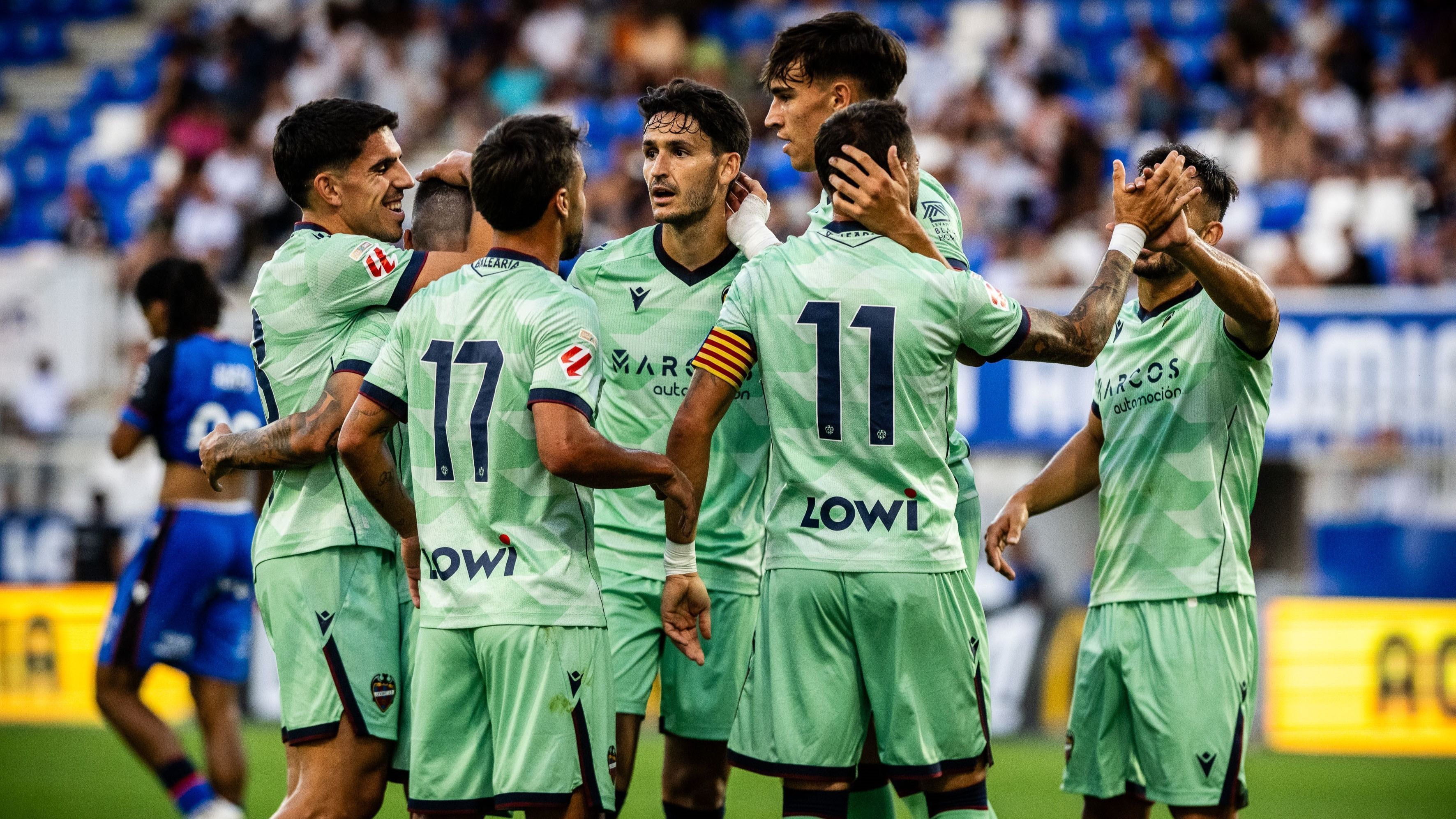 Equipe do Levante em partida contra o AJ Auxerre