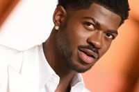 Lil Nas X ficará preso até segunda (25) após agredir policial, diz site