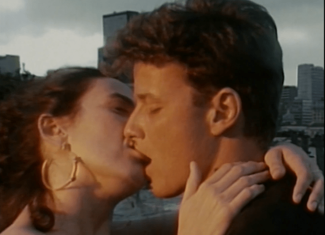 Aldeíde e André em capítulo final de "Vale Tudo" (1988) • Reprodução/ Globoplay