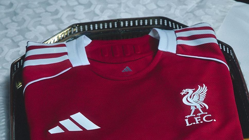 Liverpool lança camisa para a temporada 2025-26