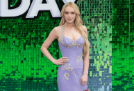 Lindsay Lohan recria look de "Sexta-Feira Muito Louca" em première; veja