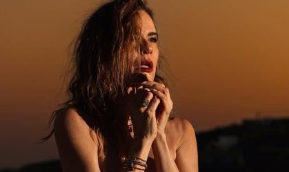 Luciana Gimenez faz ensaio seminu na Grécia: "A força vem de dentro"