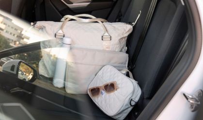 É possível levar bagagens no banco traseiro do carro? Saiba as regras