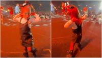 Maria Flor dança em palco de show do avô Leonardo; assista