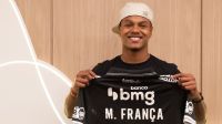 Vasco anuncia acordo de empréstimo por atacante da Premier League