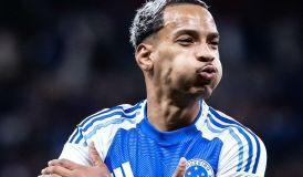 Cruzeiro vence o São Paulo e pula para vice-liderança do Brasileiro