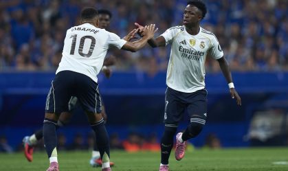 Mbappé e Vini Jr marcam, Real Madrid vence Oviedo e segue 100% em LaLiga