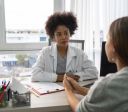 Menopausa induzida pelo câncer afeta muitas mulheres e é pouco discutida