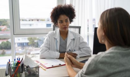 Menopausa induzida pelo câncer afeta muitas mulheres e é pouco discutida