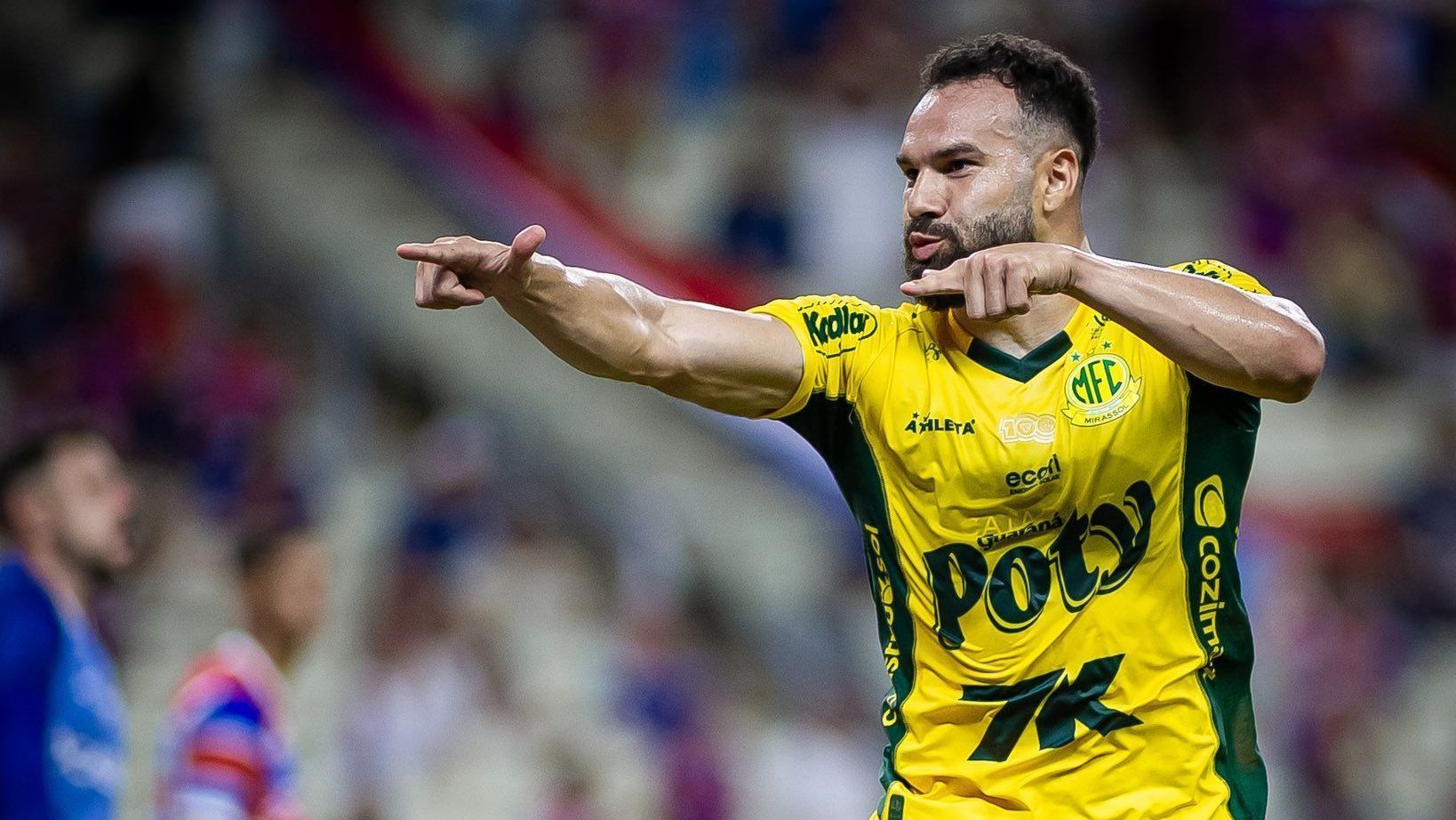 CALMER カルメール 2024SS Paulo Oliveiraベスト Europeus reagem a Cole Palmer na final do Mundial entre PSG x Chelsea