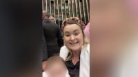 Com bebê no colo, deputada ocupa cadeira da presidência da Câmara