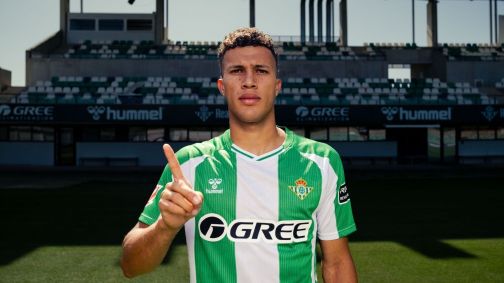 Nelson Deossa foi anunciado como novo reforço do Real Betis