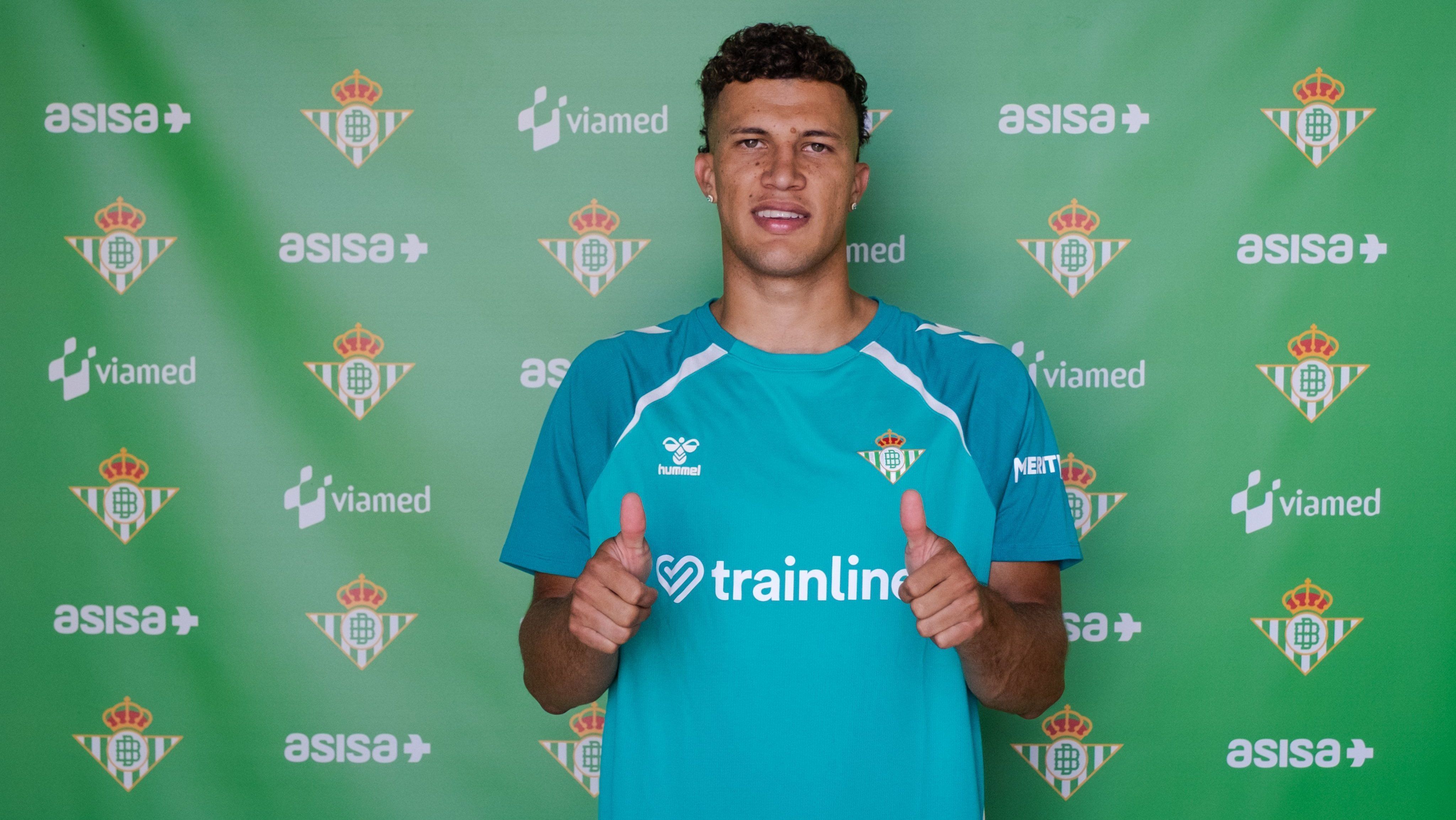 Nelson Deossa é o novo reforço do Real Betis