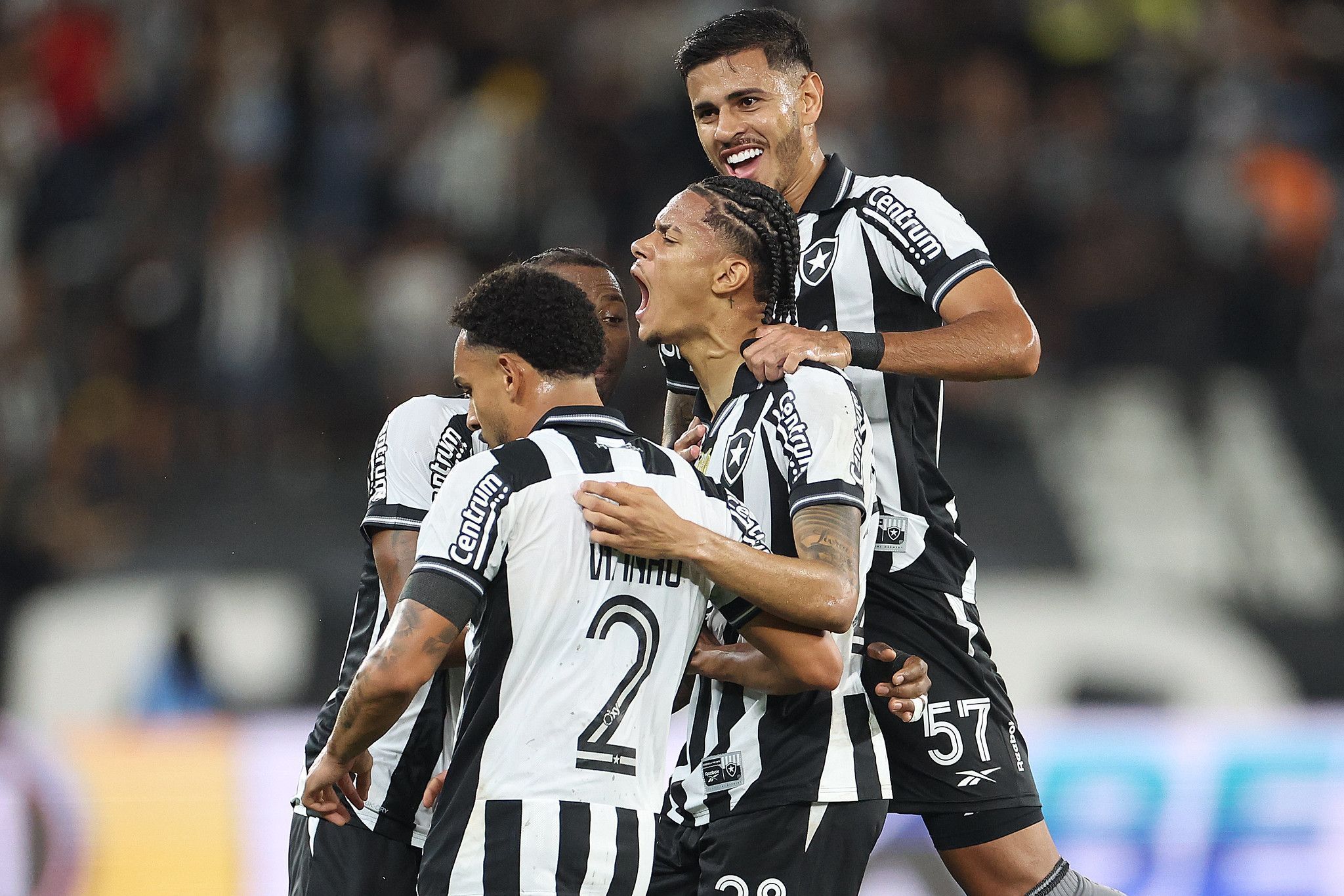 Newton fez um dos gols do Botafogo no Nilton Santos contra o Bragantino