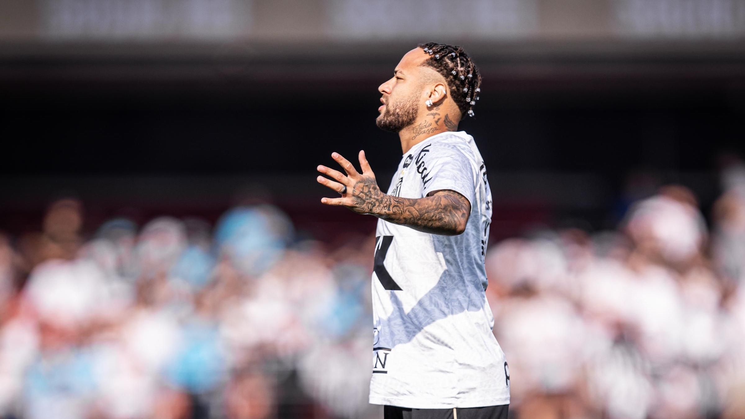 Neymar no aquecimento antes de Santos x Vasco