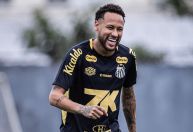 Gigante italiano tentou tirar Neymar do Santos, diz jornal