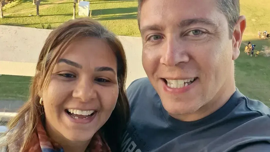 Apresentador Marcus Marinho e sua noiva, Luana de Paula