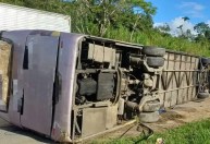 Ônibus com torcedores do Bahia tomba antes de jogo contra Sport; saiba mais