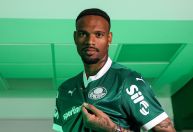 Palmeiras anuncia contratação de Carlos Miguel, ex-goleiro do Corinthians