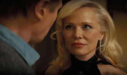 "Mulher fatal", diz Liam Neeson sobre Pamela Anderson em novo filme