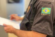PF prende homem denunciado por vender e falsificar diplomas médicos no Rio
