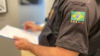 PF prende homem denunciado por vender e falsificar diplomas médicos no Rio