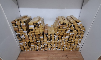 SP: Polícia encontra 495 kg de drogas após abordar casal em carro clonado