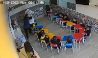 Professora filmada agredindo aluno é indiciada por maus-tratos a 4 crianças