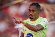 Raphinha marca, e Barcelona vence o Mallorca na estreia de LaLiga