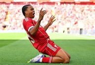 Joia de 16 anos brilha em goleada do Liverpool sobre o Athletic Bilbao