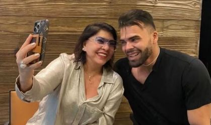 Roberta Miranda rebate críticas por namoro com rapaz de 24 anos