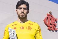 Flamengo: Rossi recebe prêmio de melhor goleiro do Brasileirão em julho