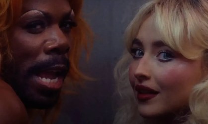 Domingo apoia causa trans e surge como drag em clipe de Sabrina Carpenter