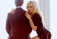 Sabrina Carpenter faz álbum mais "atrevido" e eleva tom sexual em letras