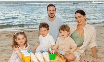 Morando em Dubai, Sabrina Petraglia mostra férias no Brasil com os filhos