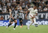 Flamengo vacila e leva empate do Ceará, mas segue líder do Brasileirão