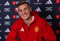 Manchester United anuncia contratação de atacante por R$ 541 milhões