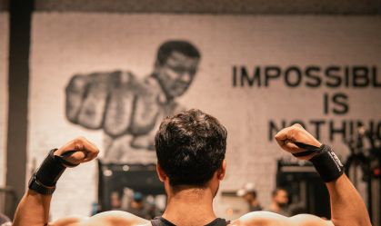 Como fazer exercícios para potencializar o crescimento dos ombros