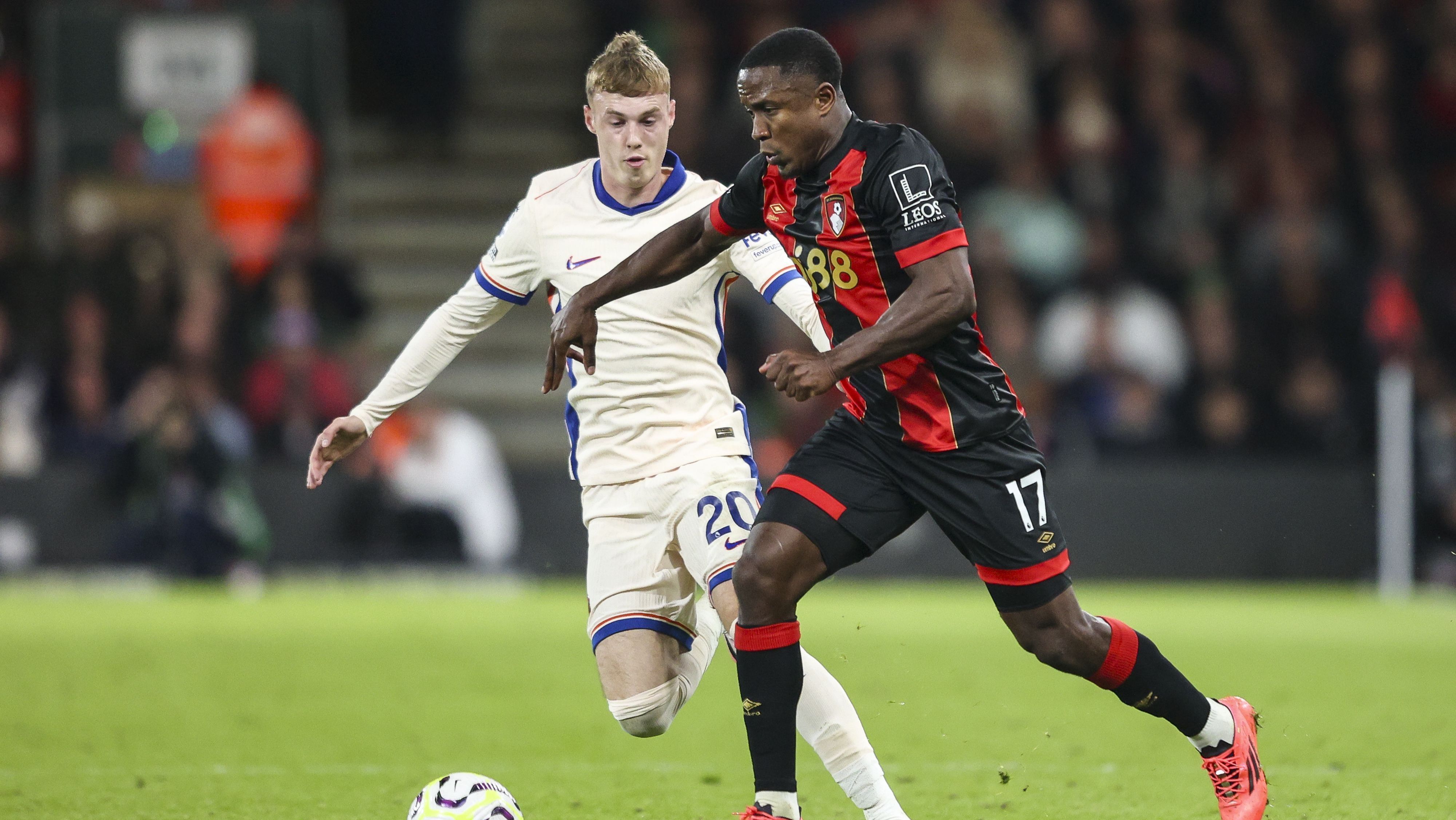 Luis Sinisterra em partida do Bournemouth