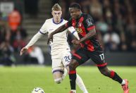 Sinisterra fica fora de jogo na Inglaterra e indica acerto com Cruzeiro