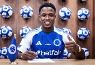 Cruzeiro anuncia contratação de Luis Sinisterra, ex-Bournemouth