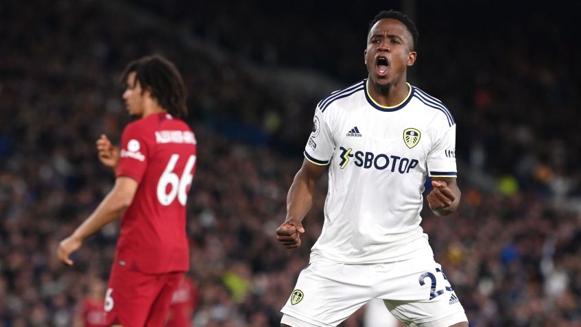 Sinisterra defendeu o Leeds United por duas temporadas • Foto: Stu Forster/Getty Images