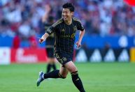Son marca golaço de falta e desencanta na MLS; veja lance