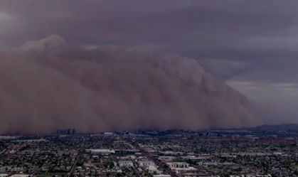 Novo vídeo: Tempestade de poeira cobre o céu de aeroporto nos EUA