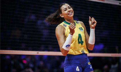 Vôlei: Carolana anuncia aposentadoria da Seleção com texto emocionante